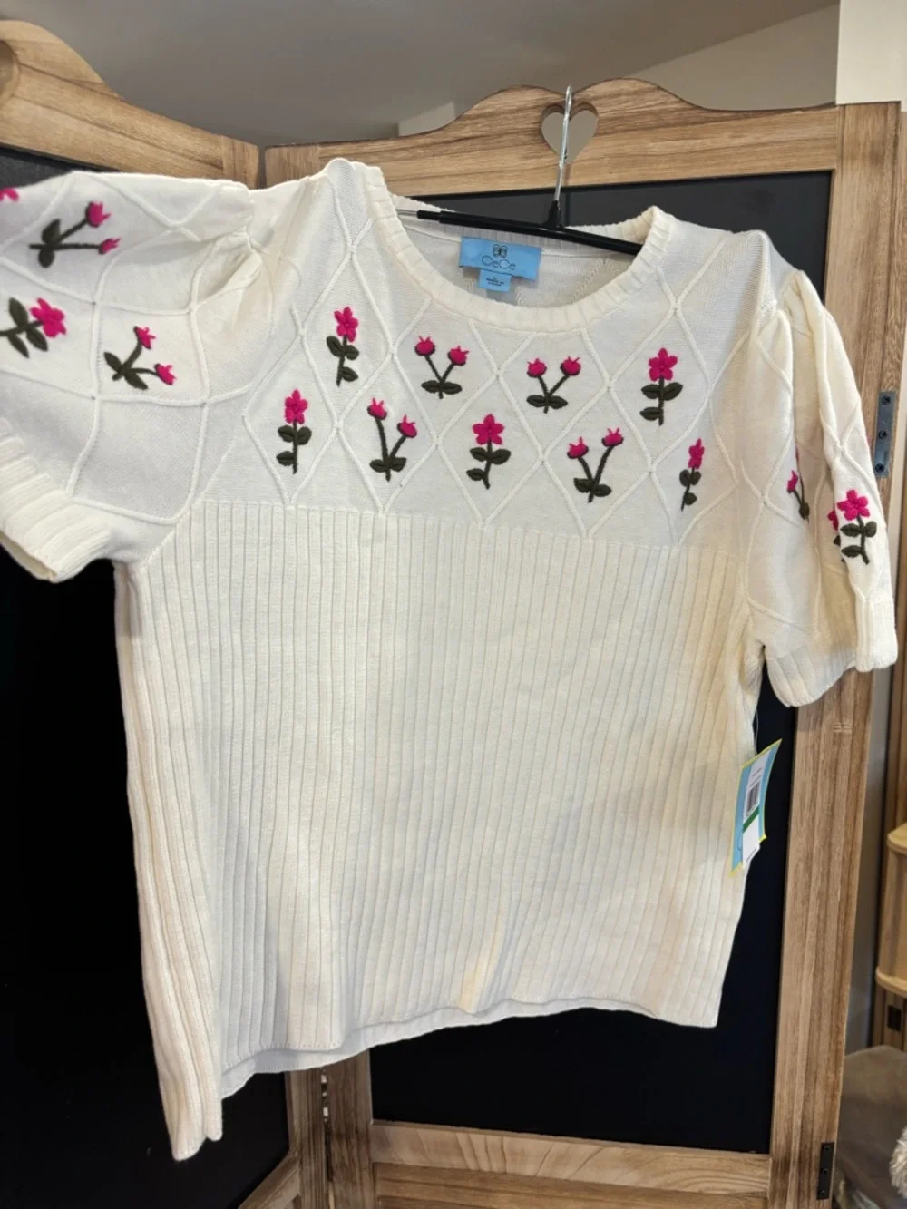 CeCe Cream Knit Top with Pink Floral Embroidery 💯 cotton - Picture 1 of 7